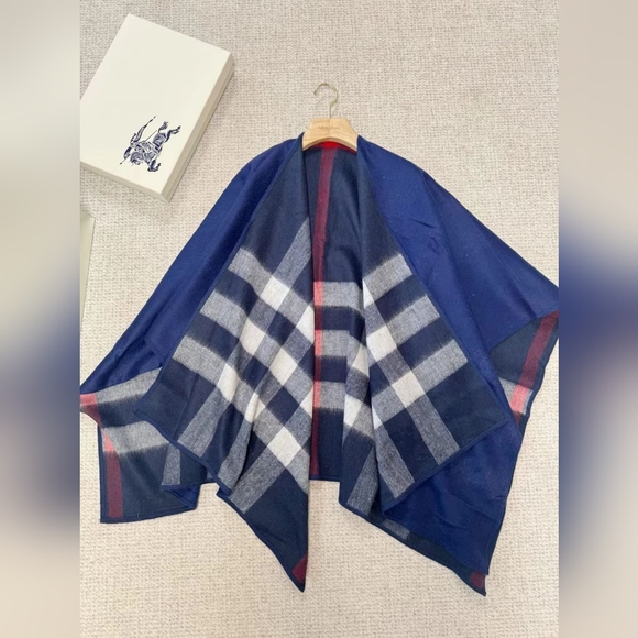 Burberry Blue Reversible Check Cape - Picture 6 of 9